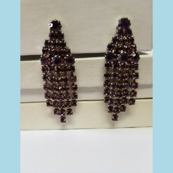 Karu Arke inc. Vintage purple rhinestone earrings - Picture 1 of 4